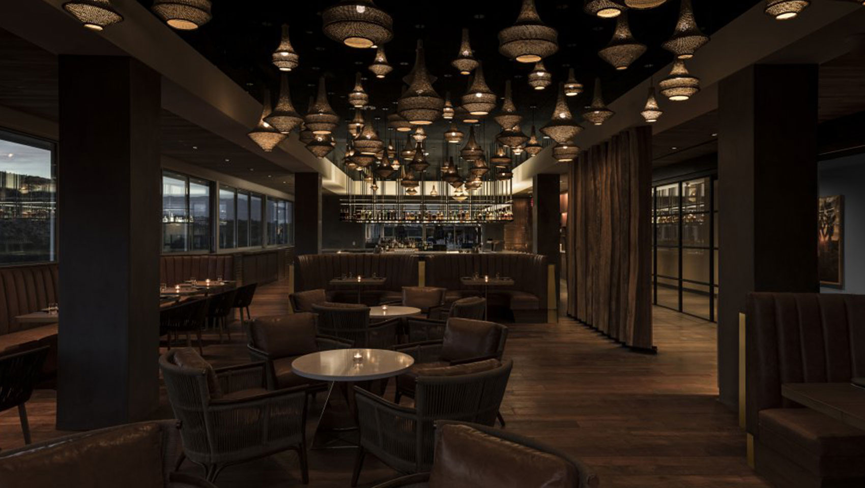 4 Saints Lounge and Bar at dusk